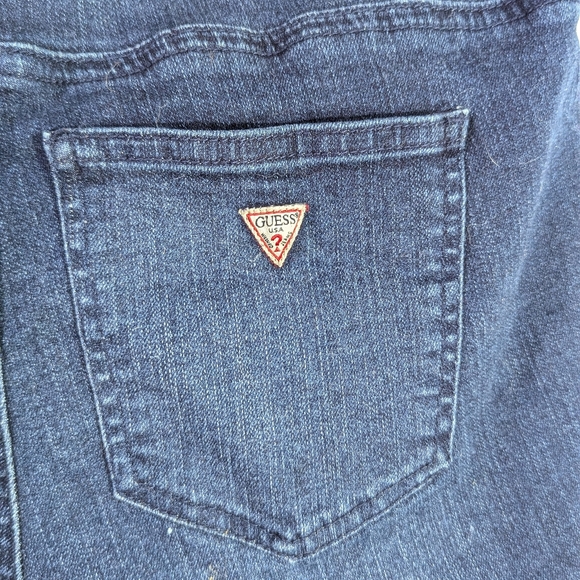 Guess women's distressed jeans shorts size xs - Picture 4 of 6
